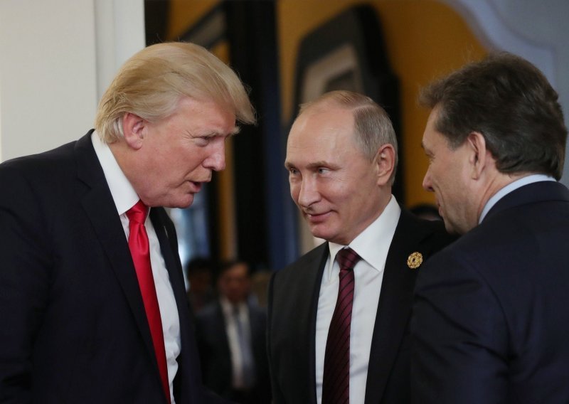 Iz Bijele kuće procurila bilješka u kojoj Trumpu savjetuju: Putinu, ne čestitati