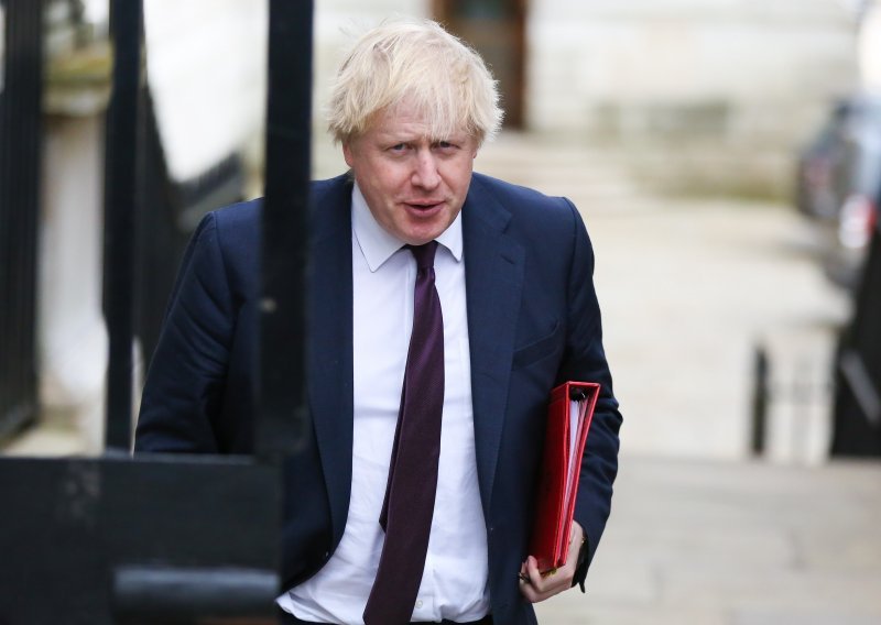 Boris Johnson gotovo 20 minuta razgovarao s lažnim armenskim premijerom