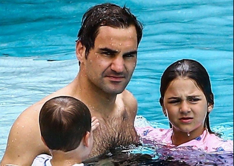 Roger i Mirka Federer s djecom uživaju u brčkanju