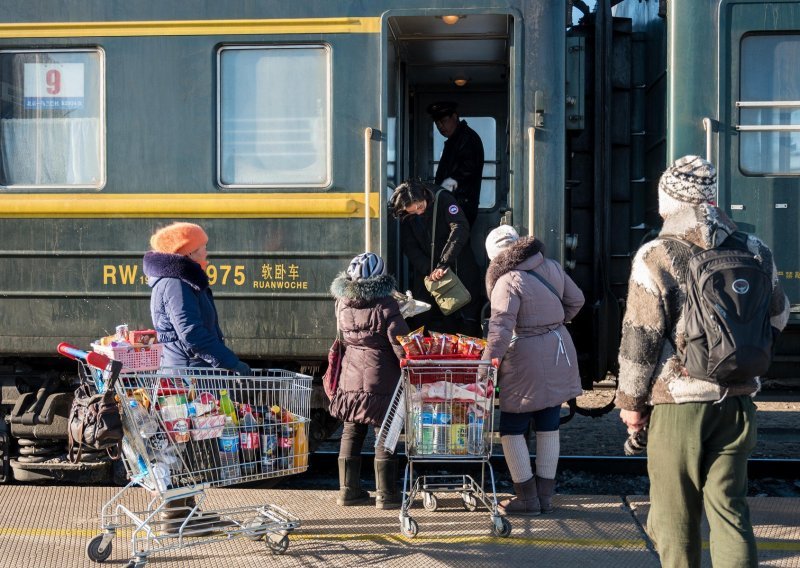 Kina izbacuje 'neprilagođene' iz javnog prijevoza, 'ponavljačima' prijeti doživotni izgon