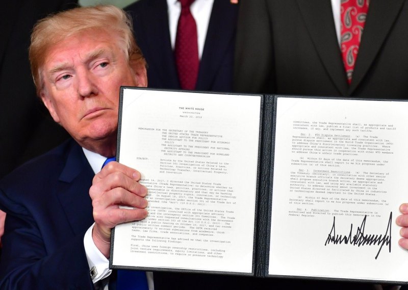 Trump potpisao memorandum o carinama na kinesku robu
