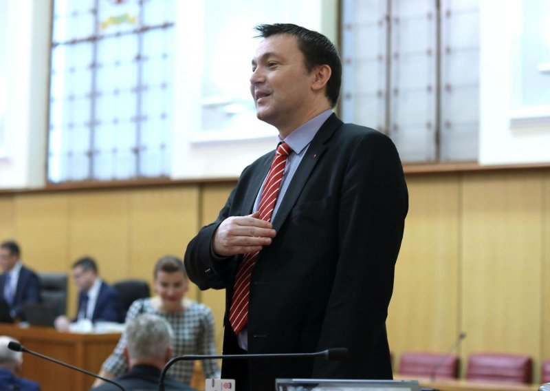 Bauk odlazi s čela Kluba SDP-a, funkciju preuzima šef stranke Bernardić?