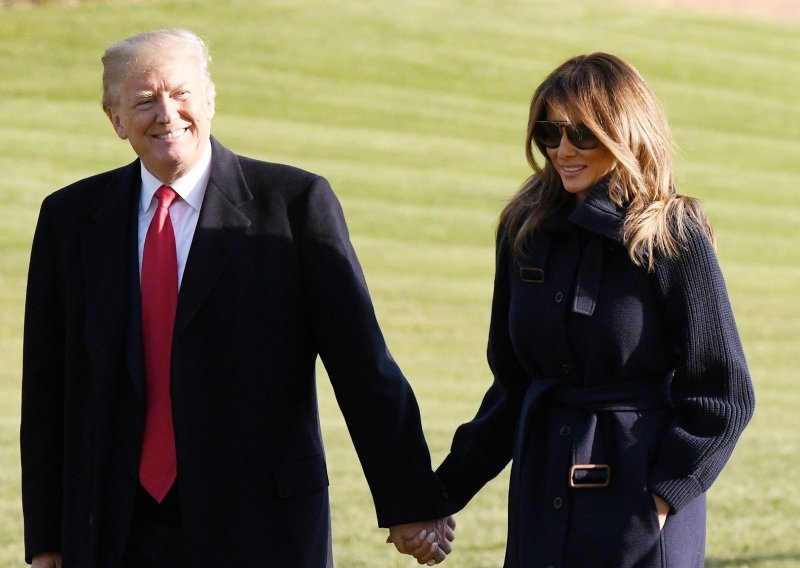 Pozdrav iz Bijele kuće: Širok, gotovo nestvaran osmijeh na licu Melanije Trump