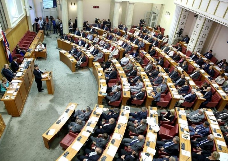 'U Hrvatskoj vlada politička histerija!'