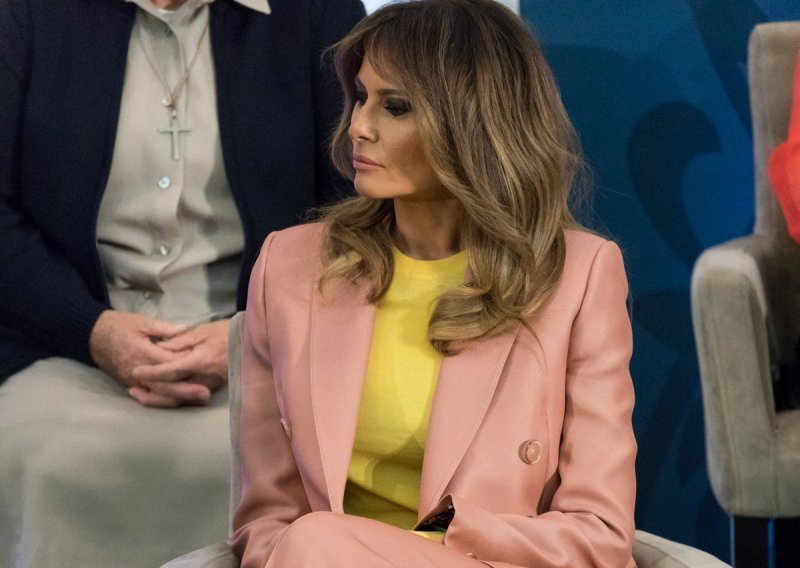 Svi se pitaju koliko će još Melania Trump dopuštati da ju suprug javno sramoti