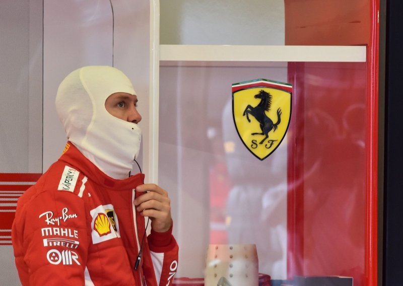 Vettelu 'pole position', odmah do njega aktualni prvak Hamilton