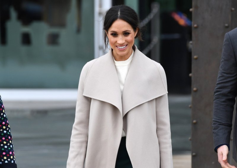 Evo kome bi Meghan Markle mogla dodijeliti titulu djeveruše