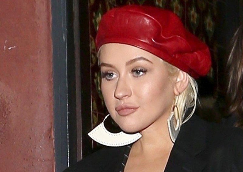 Potpuno neprepoznatljiva: Christina Aguilera bez šminke izgleda mlađe i još ljepše