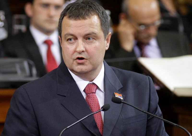 PM Dacic says Serbia won't defend Kosovo by tanks