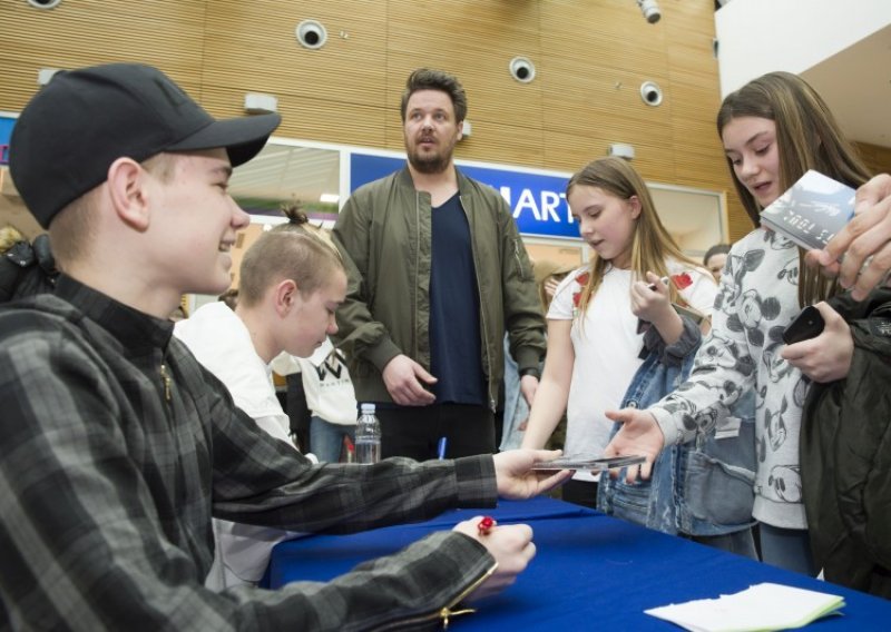 Marcus & Martinus u Zagrebu održali koncert, potpisivali albume i igrali nogomet na Dinamovom stadionu