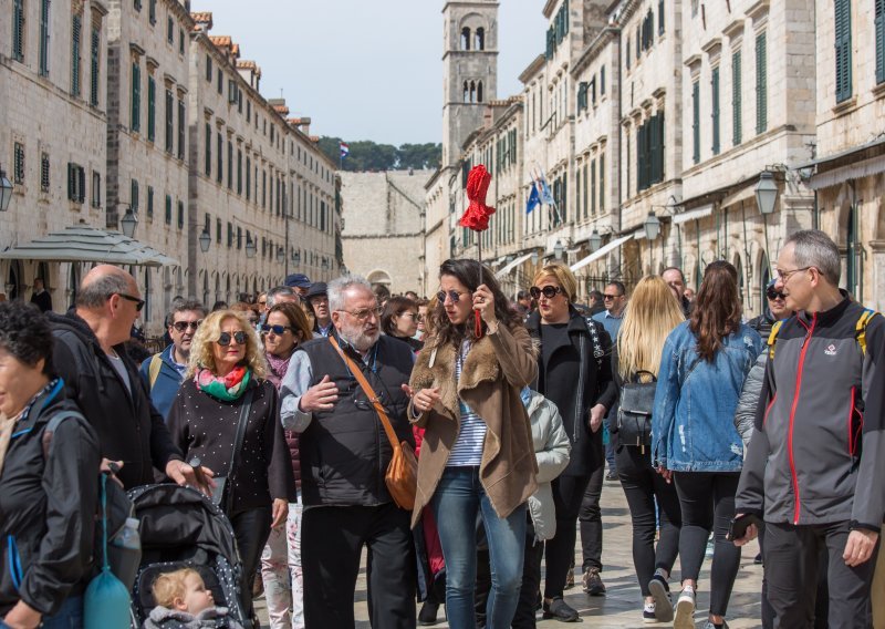 Za Uskrs u Hrvatskoj odmaralo 74.243 turista, Dubrovnik top destinacija