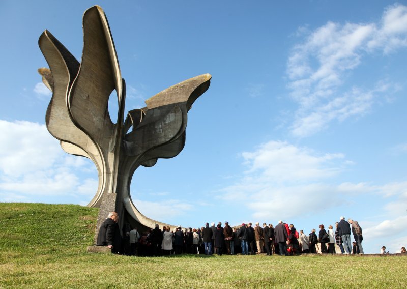 Nema kraja podjelama: Ponovno odvojene komemoracije na obljetnici u Jasenovcu