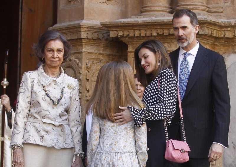Svekrva i snaha na ratnoj nozi: Škakljiva snimka otkrila razmirice u španjolskoj kraljevskoj obitelji