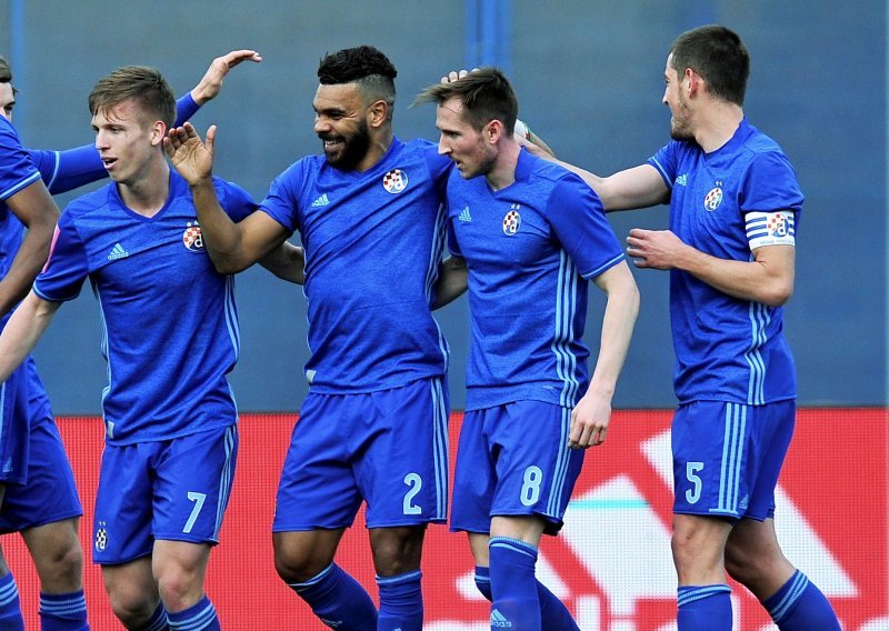 Dinamo tek u završnici 'slomio' Rijeku koja je igrala s desetoricom