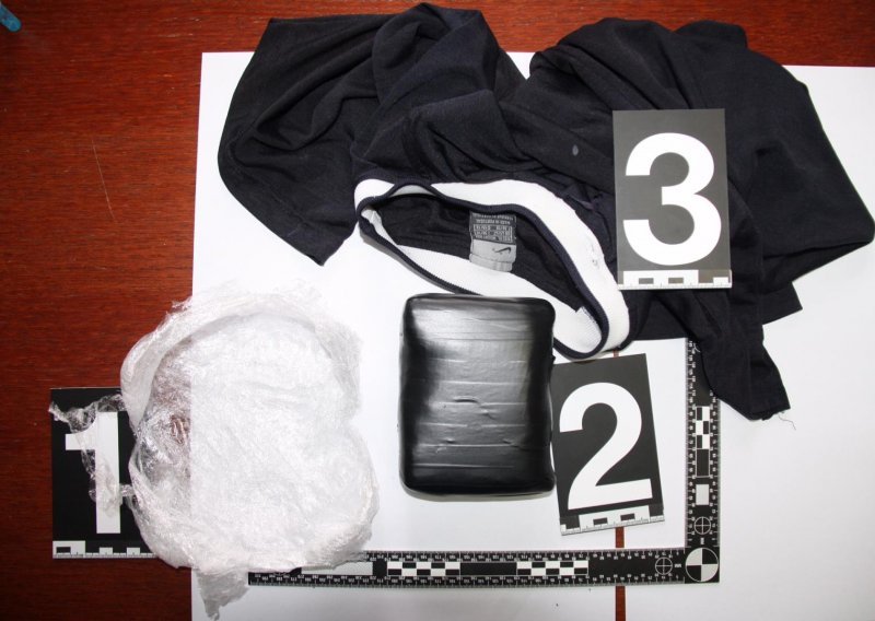 U Rijeci uhićen trojac s pola kile kokaina, kilom marihuane i 20 tisuća eura