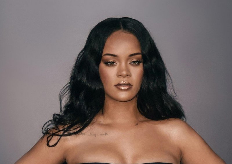 Rihanna pokazala svu svoju raskoš u seksi kreaciju slavnog talijanskog brenda