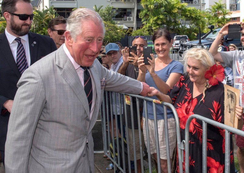Poljubila je princa prije 40 godina: Charlesa u Australiji dočekala stara obožavateljica