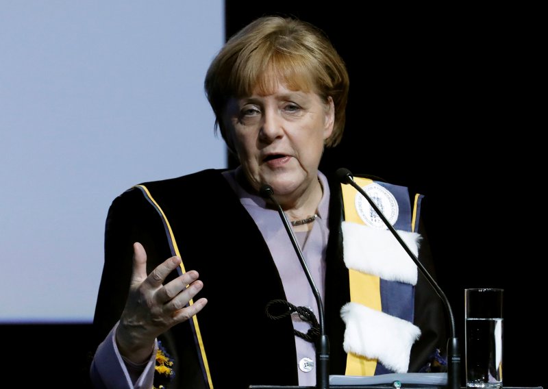 Merkel šalje pomirljive signale Trumpu