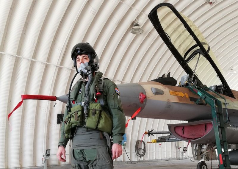 [VIDEO] Prvi hrvatski pilot isprobao izraelske avione, evo kako je to izgledalo