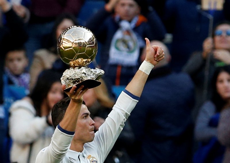 Real razbio Granadu, Modrić asistirao, Ronaldo proslavljao Zlatnu loptu