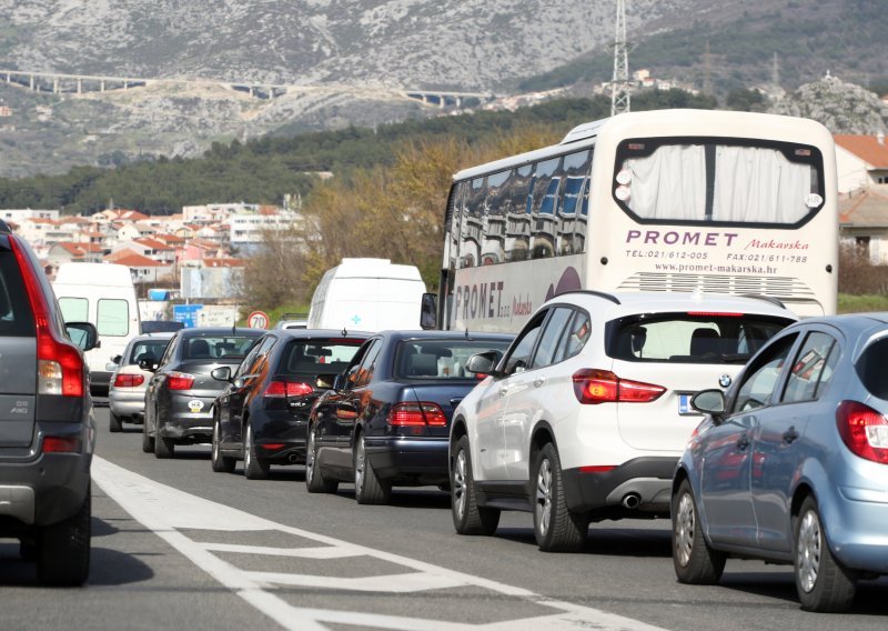 Prometni kolaps na ulasku u Split, građani i vlasti bjesne: Ovo je potpuna katastrofa!