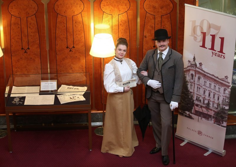 Pogledajte što se nalazi u 127 godina staroj kapsuli koja je slučajno otkrivena u hotelu Palace