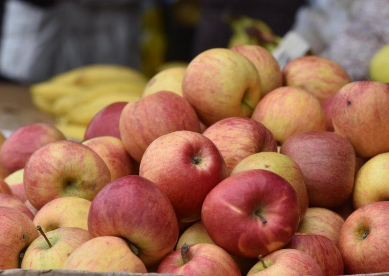 AZTN: Plodine tijekom akcijske prodaje nisu prodavale jabuke ispod nabavne cijene