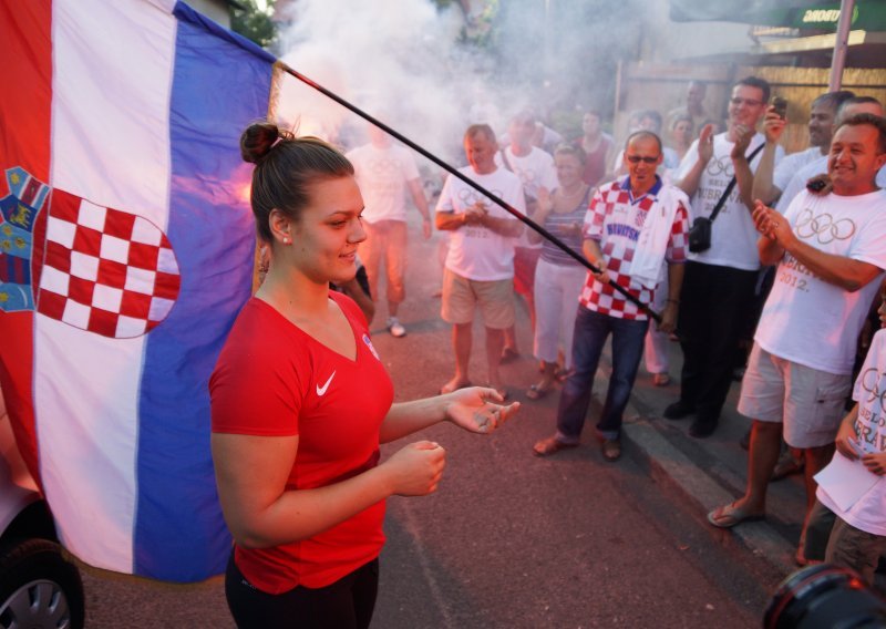 'Sandra je imala pet godina kada je pomakla 10 vreća cementa'