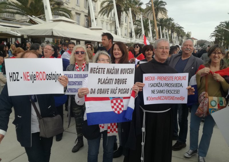 Prosvjed u Splitu: Stižu autobusi i Thompson, biskupa nema