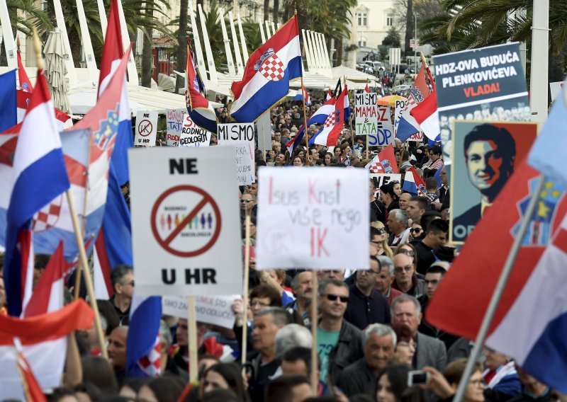 Prosvjed protiv Istanbulske konvencije pretvorio se u prosvjed protiv HDZ-a