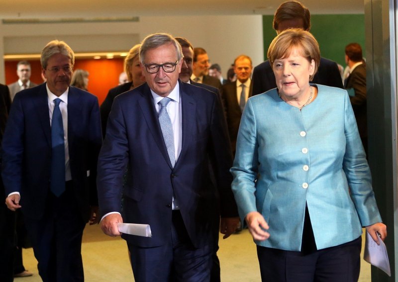 Čelnici Europske unije i Angela Merkel pozdravljaju udar na Siriju