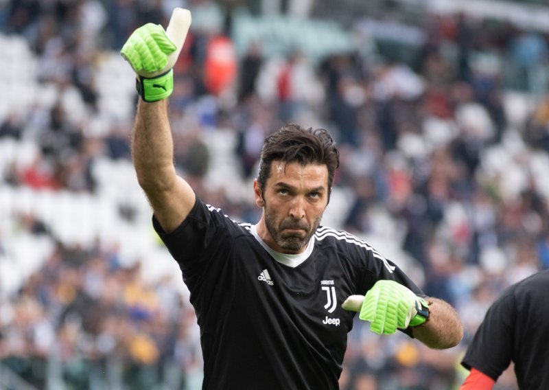 Prošlog tjedna mnogi su ga oplakivali, a sada je Buffon dobio senzacionalnu ponudu