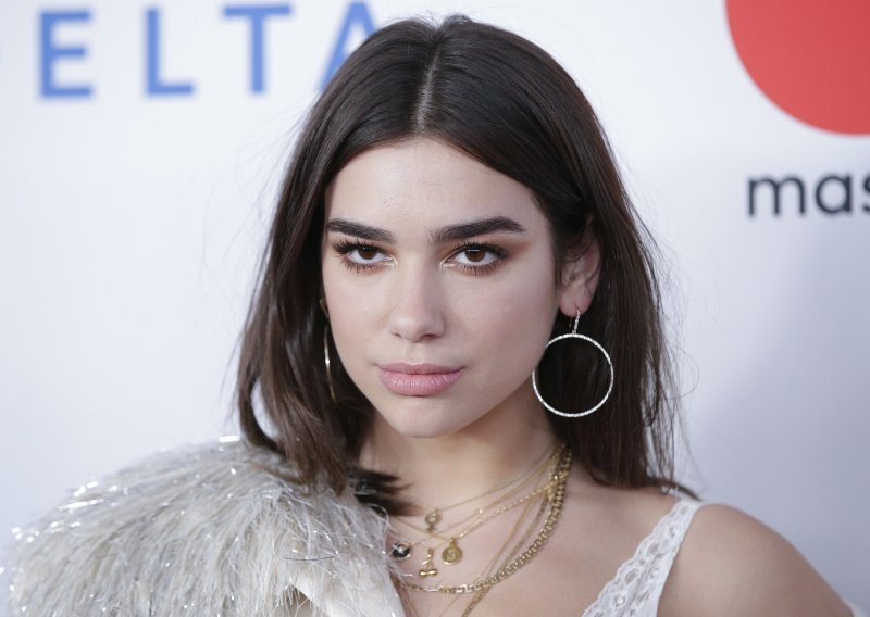 Dua Lipa otvoreno o obitelji: Zbog istine o Kosovu, moj djed, istaknuti povjesničar, ostao je bez posla i karijere