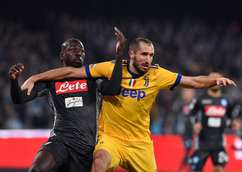 Juventus kiksao kod davljenika Crotonea, Napoli ponovno u igri za naslov prvaka
