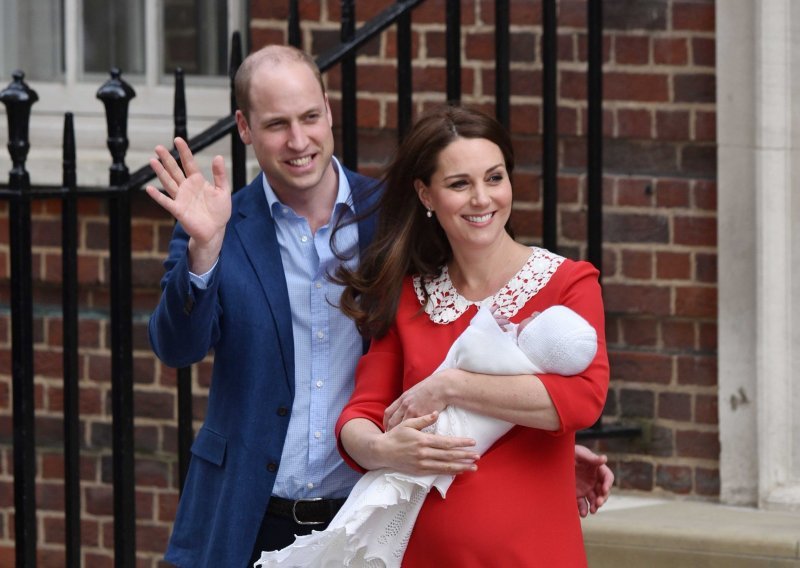 Princ William i Kate Middleton objavili prve fotografije nove prinove