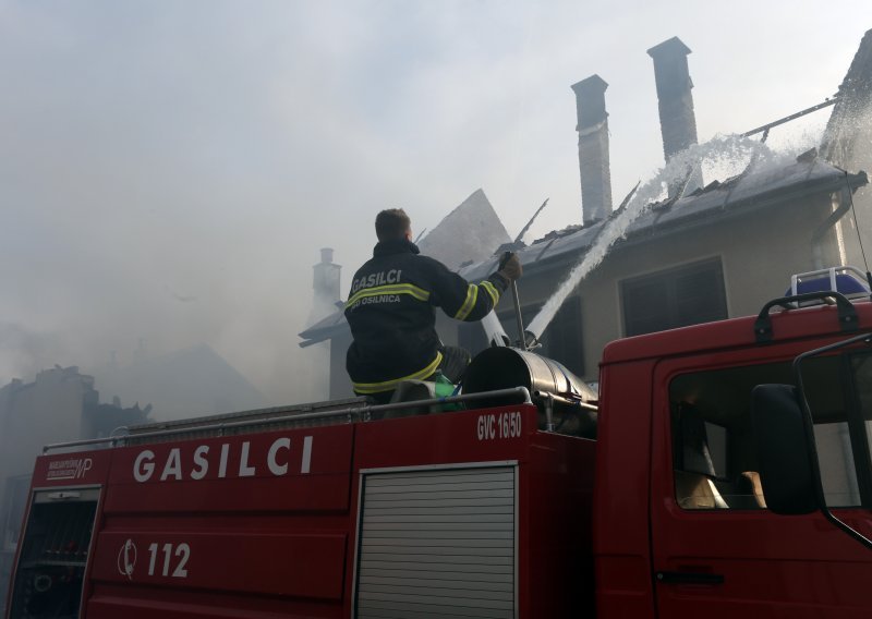 U velikom požaru kod Čabra izgorjelo pet objekata