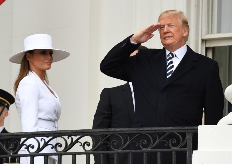 Donald Trump odao počast svojoj majci, no Melaniju nije niti jednom riječi spomenuo