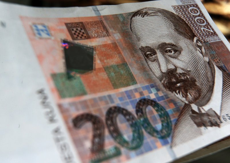 Prosječna plaća u Hrvatskoj porasla za tri posto