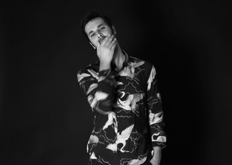 Boris Štok predstavio novi singl i videospot 'Samo trag'