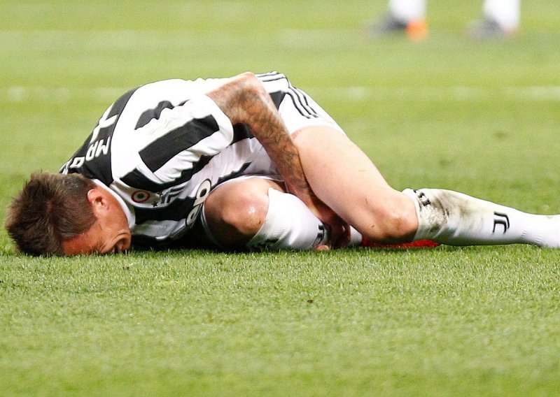 Jako loše vijesti iz Torina; Mario Mandžukić je zbog teške ozljede izgubljen do kraja sezone...