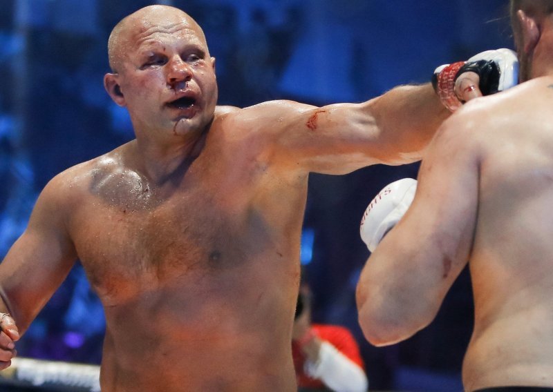 Impresivna pobjeda legende; Fedor uništio bivšeg prvaka UFC-a za manje od minute!