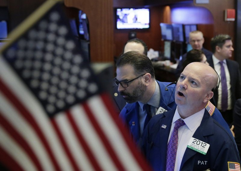 U nesigurnom trgovanju Wall Street porastao, europske burze pale