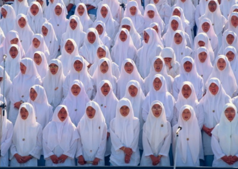 Bruneji uvode šerijatski zakon