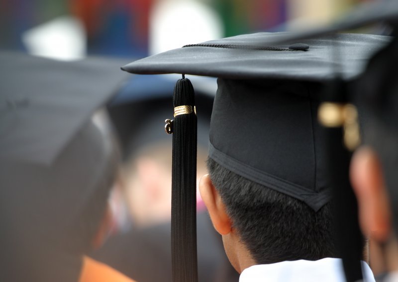 Imao plaću 15.000 kuna, službeni auto i - lažnu diplomu!