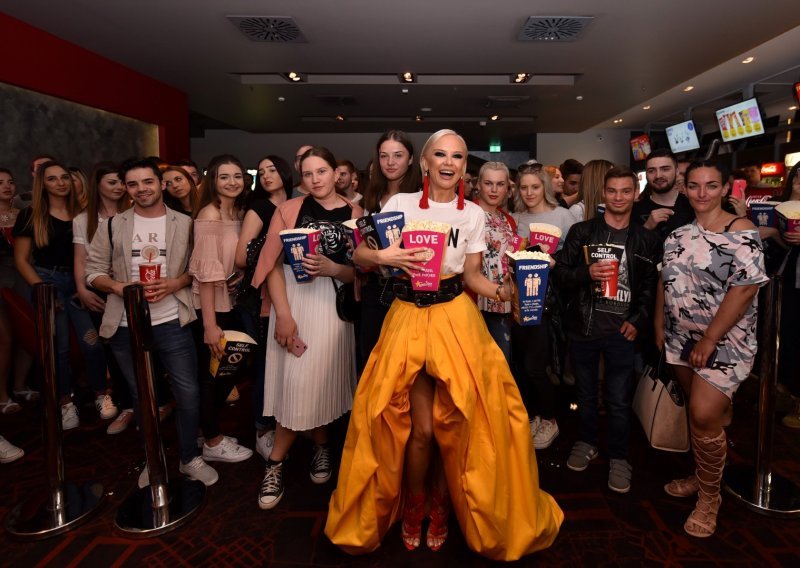 Maja Šuput oduševljena filmom 'S ljubavlju, Simon' fanovima organizirala privatnu projekciju filma u CineStar Arena Imax kinu