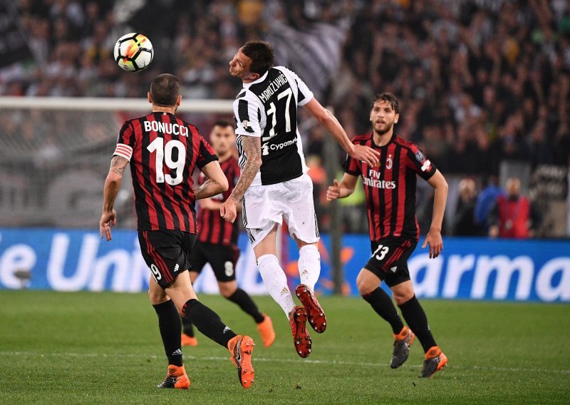 Juventus pregazio Milan za novo slavlje u kupu, Kalinić zabio autogol