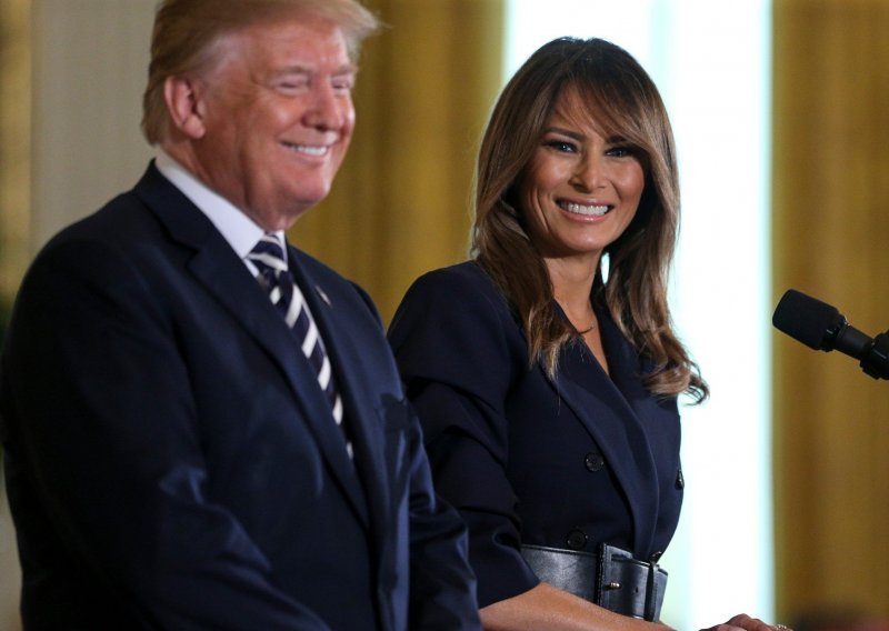 Javnost može odahnuti: Tri tjedna nakon operacije Melania Trump napokon se ukazala