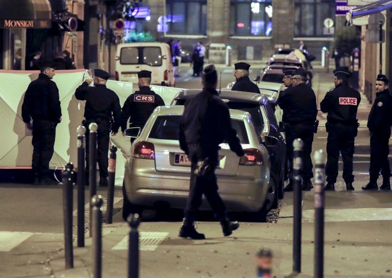 Ubio prolaznika i ranio još četvero u Parizu, vikao 'Allahu akbar'