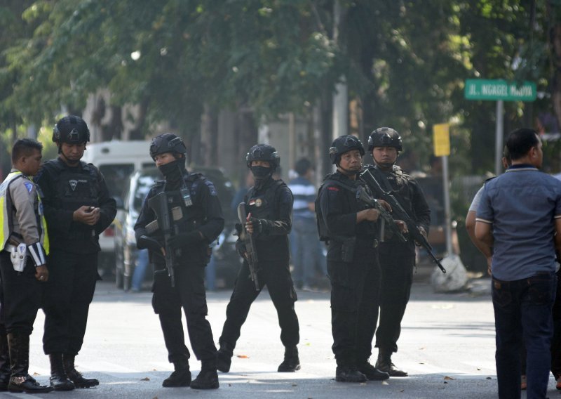 Nova eksplozija u Indoneziji, ranjeno nekoliko policajaca