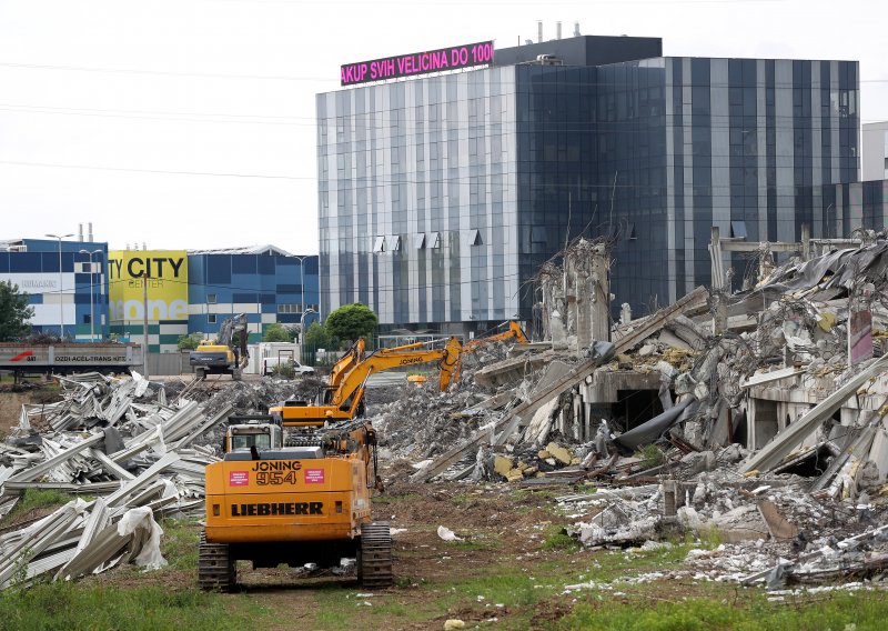 Započelo rušenje nikad završenog trgovačkog centra u Zagrebu